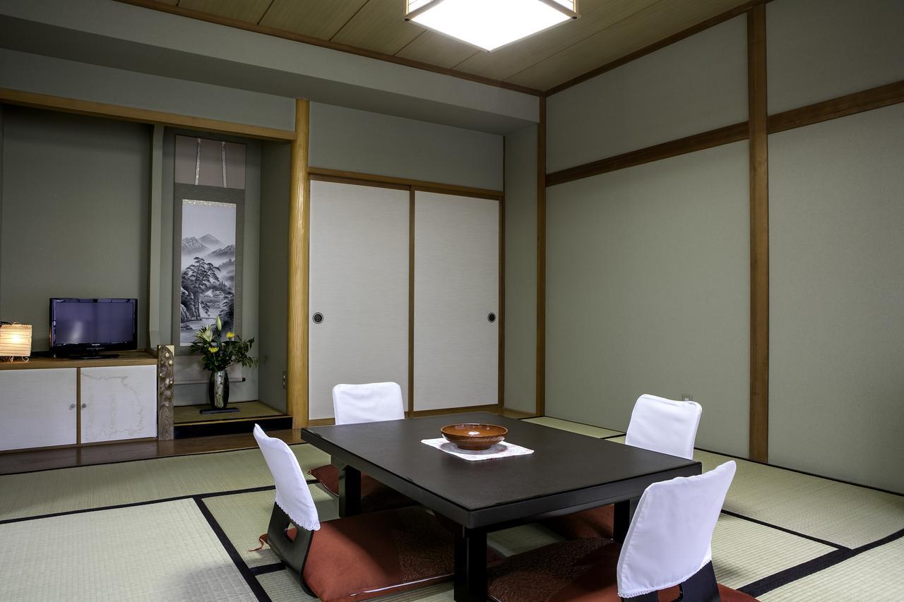 Ryokan Warabino Takayama  Exterior photo